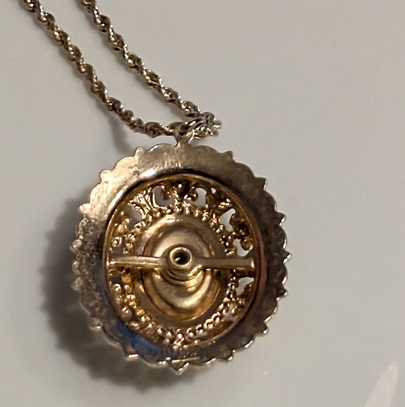 Vintage Coro Pegasus Blue Topaz Oval Pendant Necklace - Picture 7 of 9